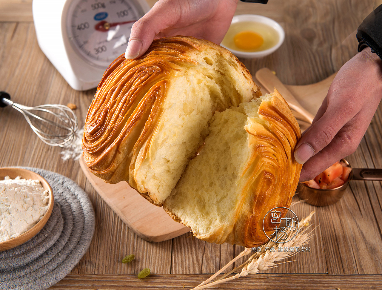 营养早操，手撕面包的摄影美学